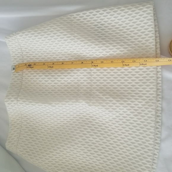 EXPRESS White Miniskirt,Brand new, Size 0. - Picture 9 of 10